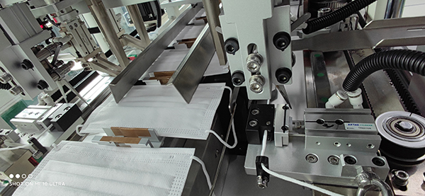 1651568932784566.jpg 口罩機細節(jié)圖.jpg