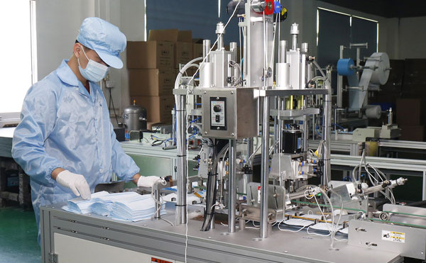 1655204208922773.jpg 口罩機器生產(chǎn)設(shè)備.jpg