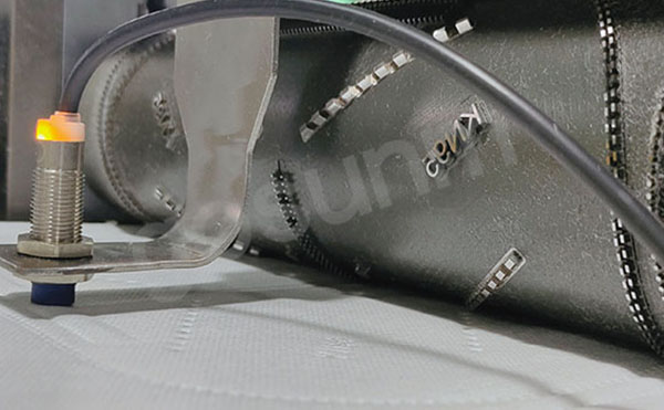 1669112225332555.jpg 全自動KN95口罩機(jī)112.jpg